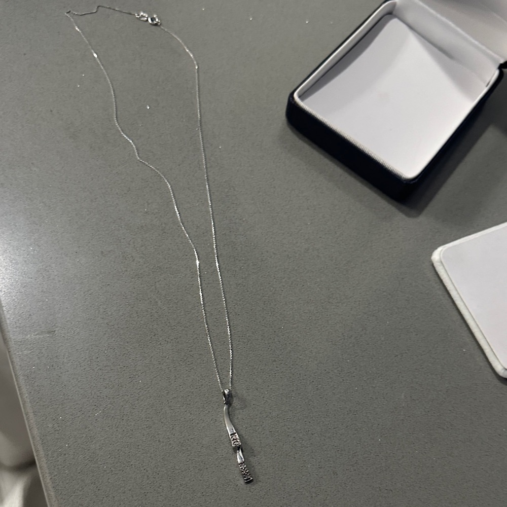 Elegant Silver Necklace